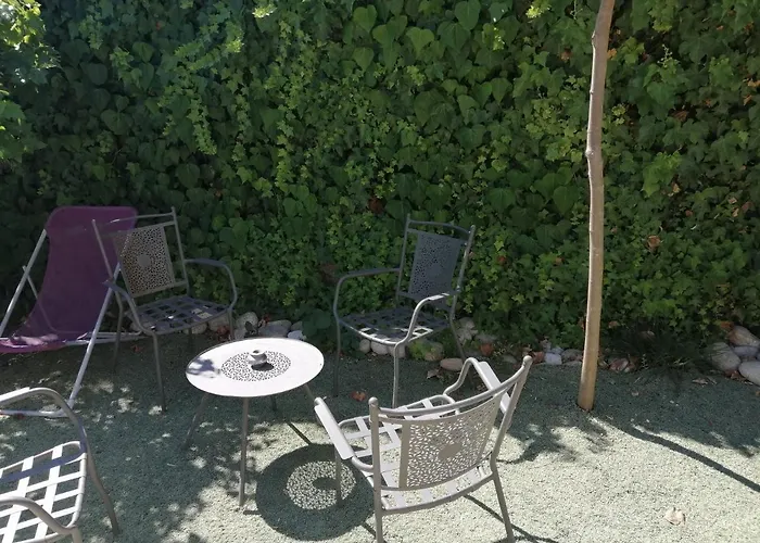 Dom wakacyjny Petite Maison Et Son Jardinet En Village. Puisserguier